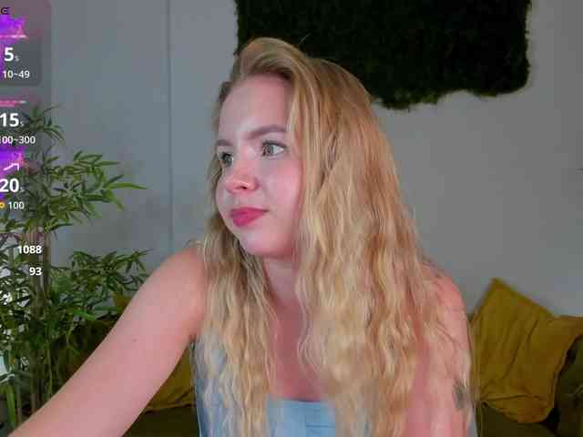 Linda-Bloom webcam