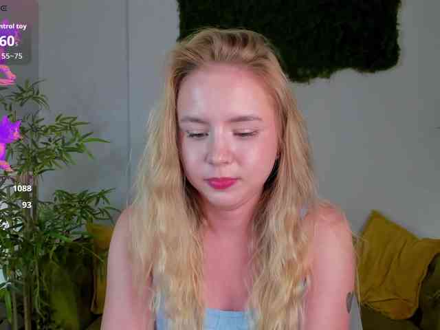 Linda-Bloom webcam