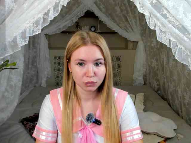 Linda-Bloom webcam