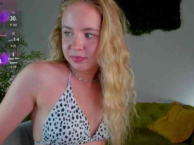 Linda-Bloom webcam