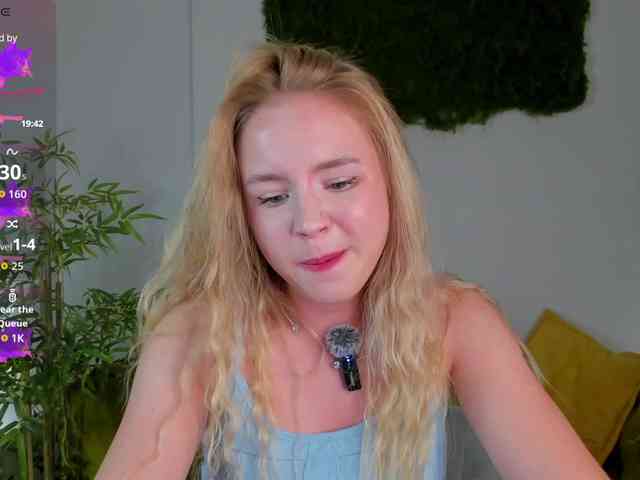 Linda-Bloom webcam