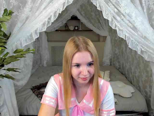 Linda-Bloom webcam