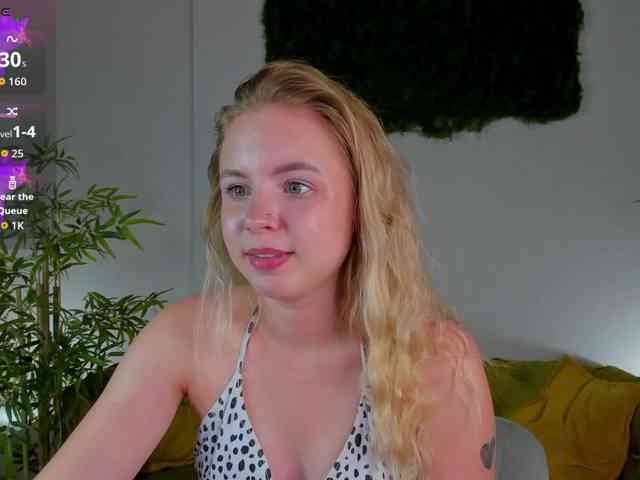 Linda-Bloom webcam