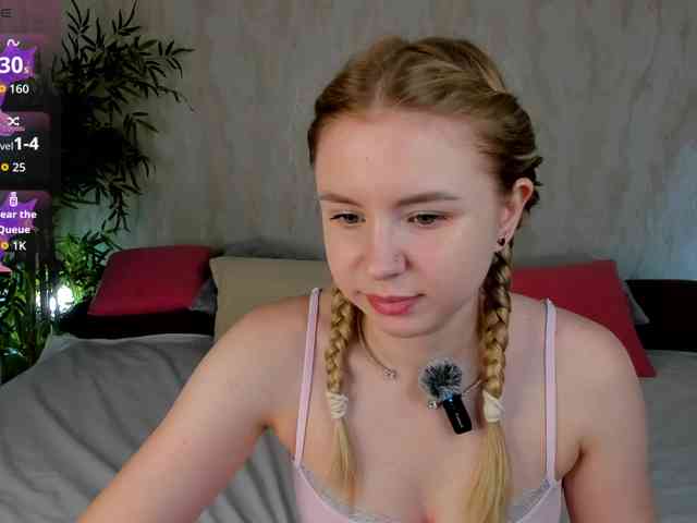 Linda-Bloom webcam