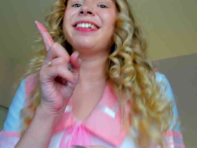 Linda-Bloom webcam