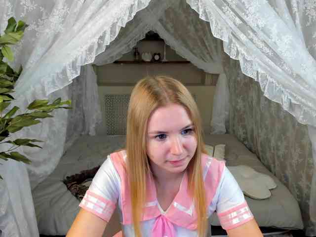 Linda-Bloom webcam