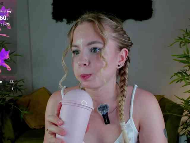 Linda-Bloom webcam