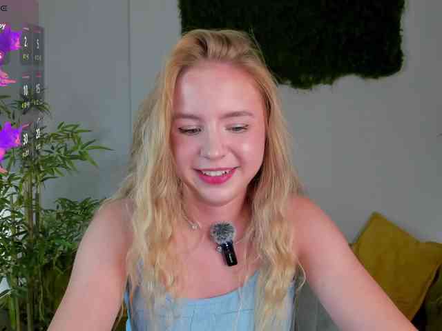 Linda-Bloom webcam