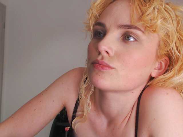 AnnaEvv live cam on BongaCams