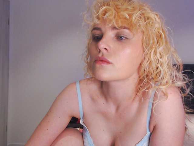 AnnaEvv, en vivo ahora en BongaCams