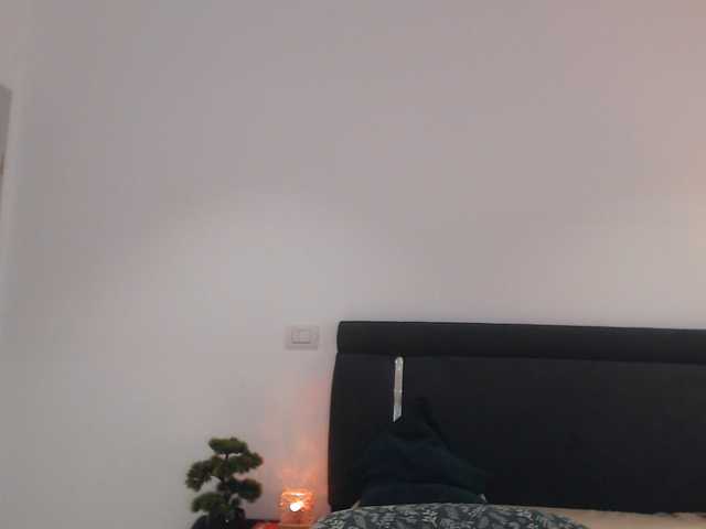 le modèle AnnaEvv est en webcam porno dans un show sur le site bongacams, il possède les tags suivants: White/Caucasian,Blonde,Shaved