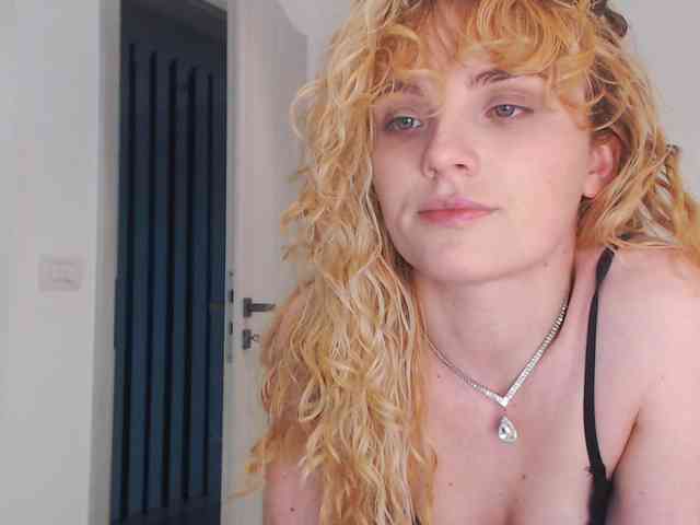 AnnaEvv webcam