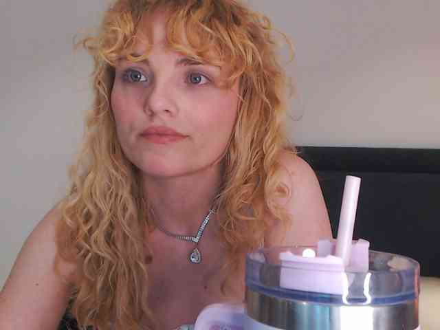 AnnaEvv webcam