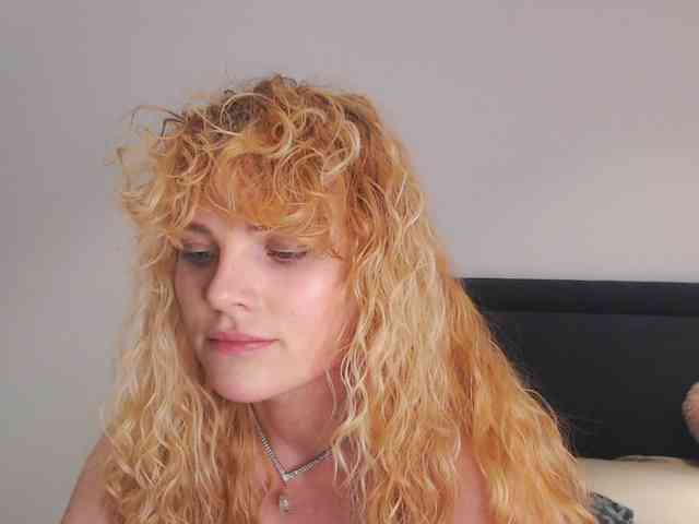 AnnaEvv webcam