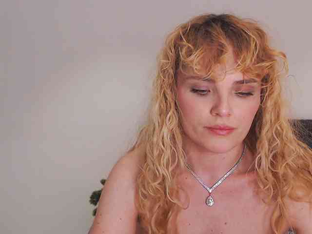 AnnaEvv webcam