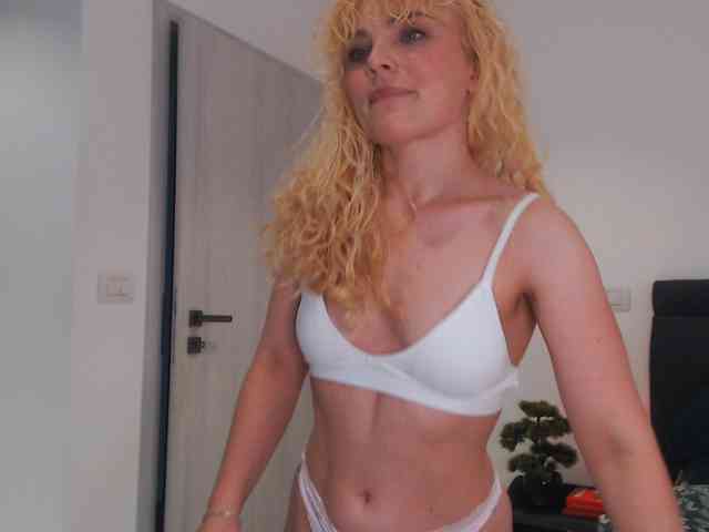 AnnaEvv webcam