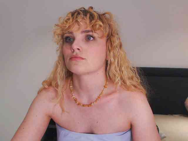 AnnaEvv webcam