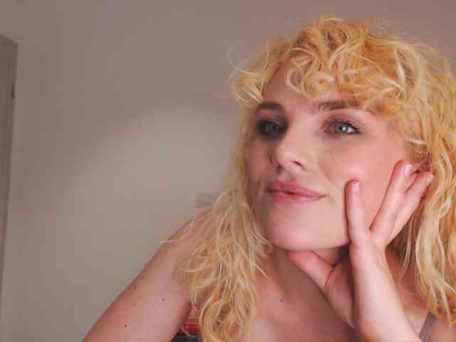 AnnaEvv webcam
