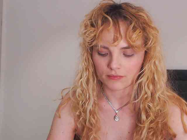 AnnaEvv webcam