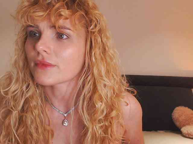 AnnaEvv webcam