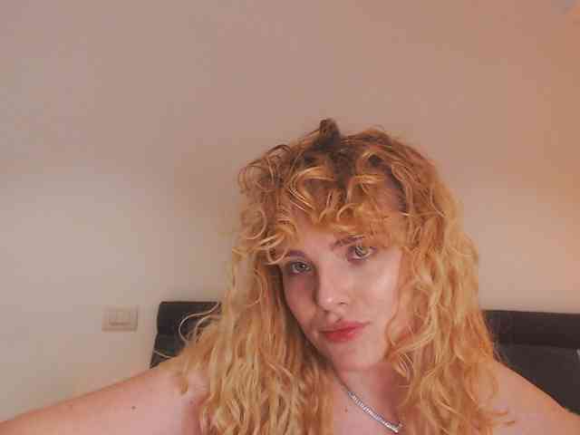 AnnaEvv webcam
