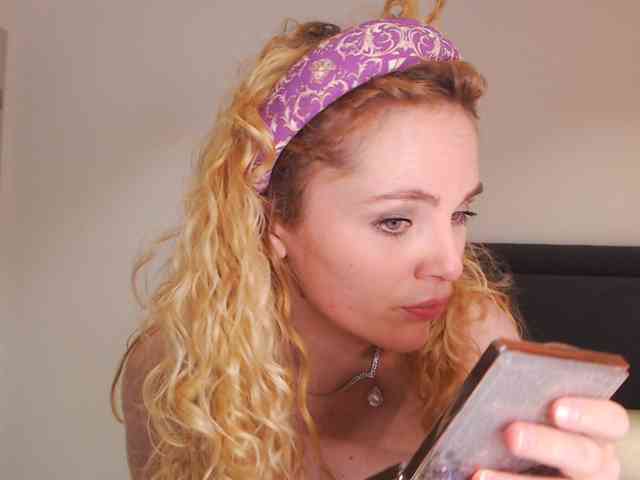 AnnaEvv webcam