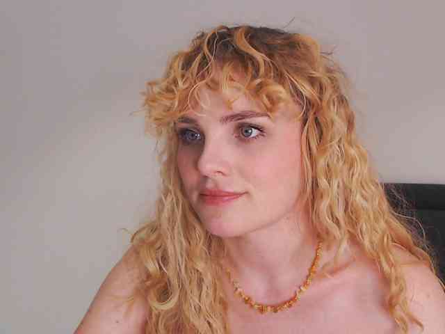AnnaEvv webcam