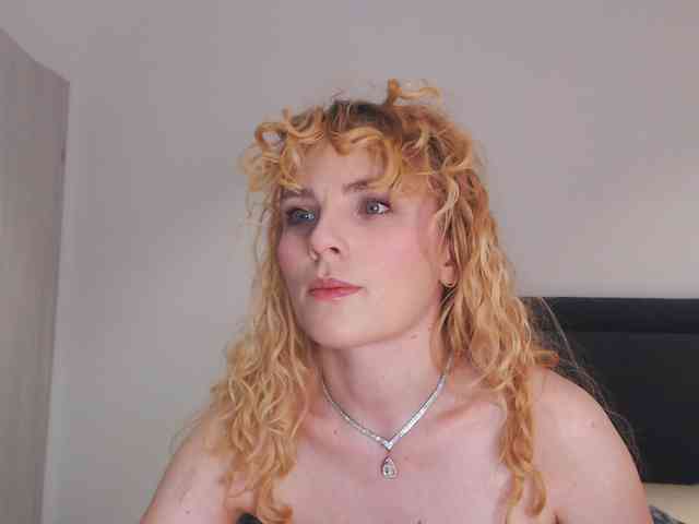 AnnaEvv webcam
