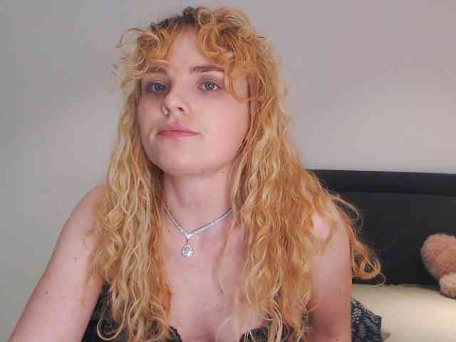 AnnaEvv webcam