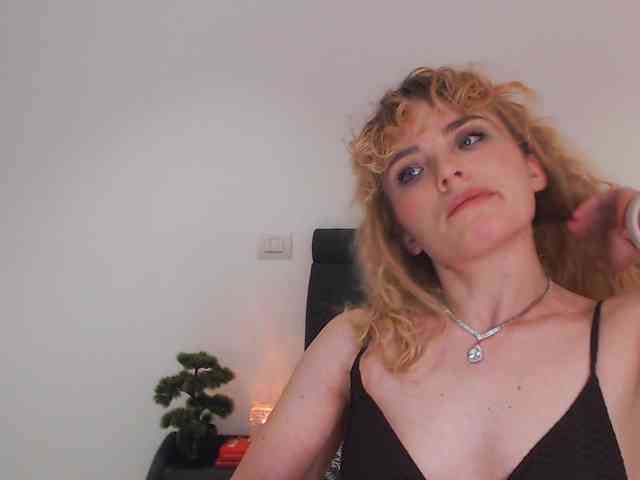 AnnaEvv webcam