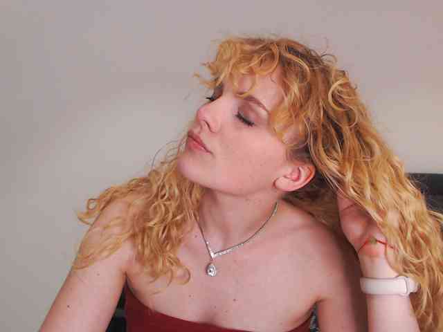 AnnaEvv webcam