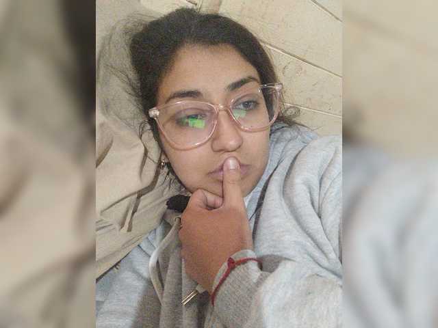 Emmalux1-2 live cam on BongaCams