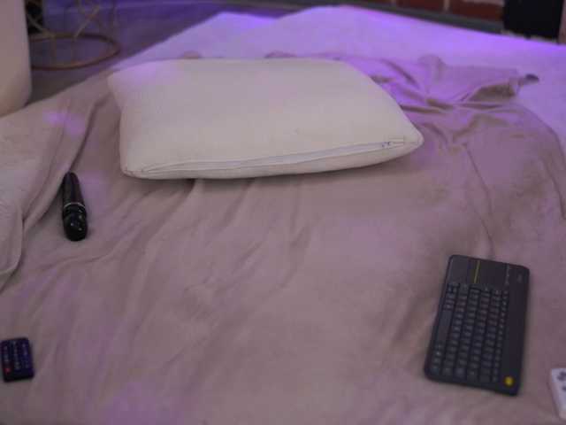 DoctorYangg live cam on BongaCams