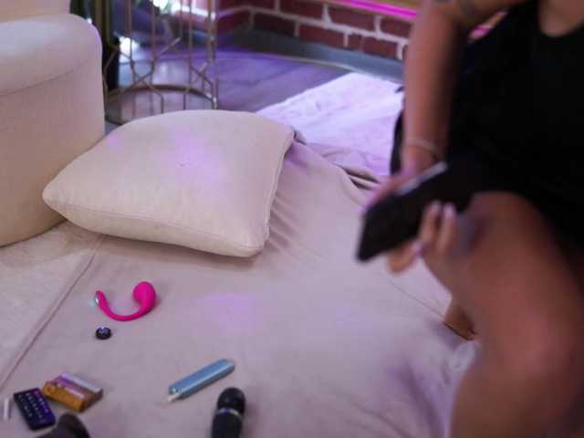 DoctorYangg live cam on BongaCams