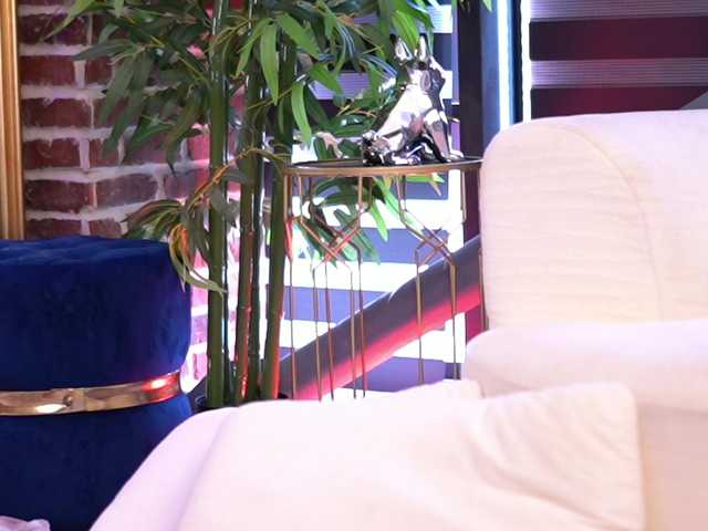 DoctorYangg live cam on BongaCams