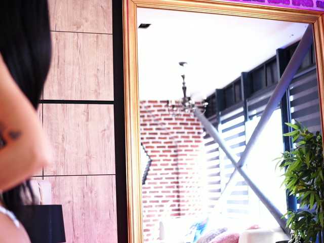 DoctorYangg live cam on BongaCams