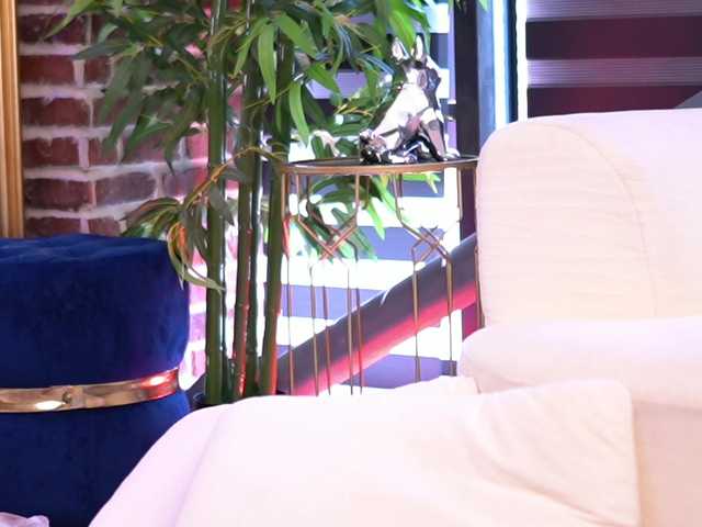 DoctorYangg live cam on BongaCams