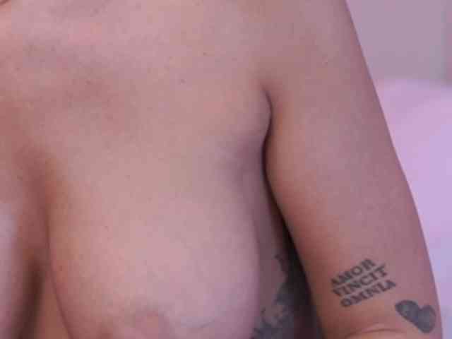 DoctorYangg Live Webcam on BongaCams