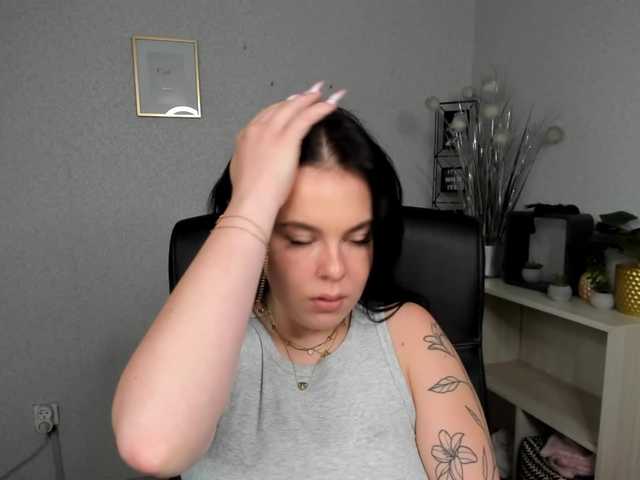 JustNessa live cam on BongaCams