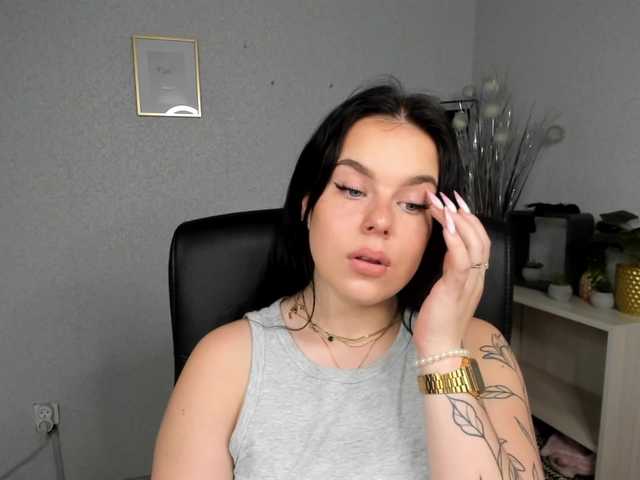 JustNessa webcam