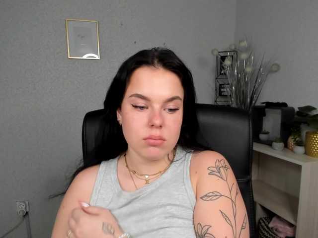 JustNessa live cam on BongaCams