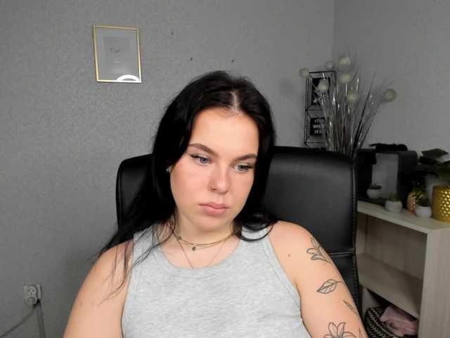 JustNessa live cam on BongaCams