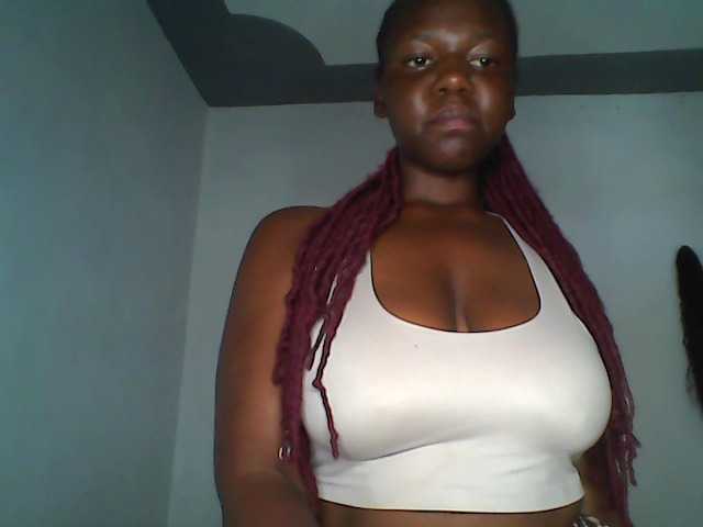 Cutequinebony, 23 y/o - Live Cam on BongaCams