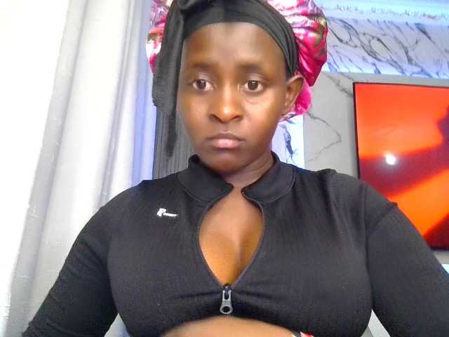 Cutequinebony — bongacams