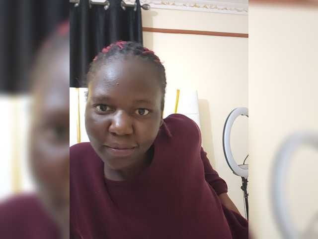 Cutequinebony live cam on BongaCams