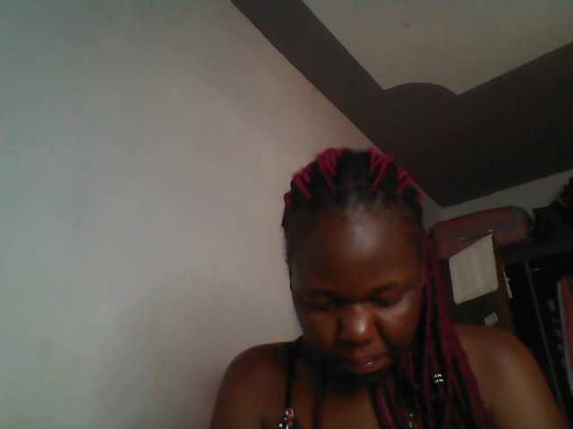 Cutequinebony webcam bongacams model stream image