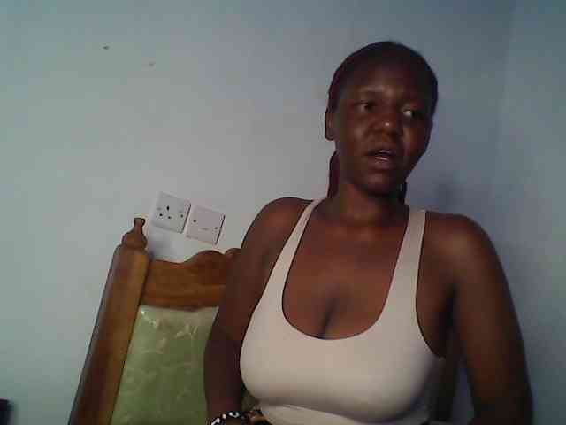 Cutequinebony webcam