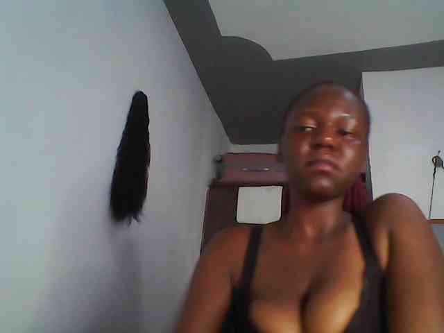 Cutequinebony webcam