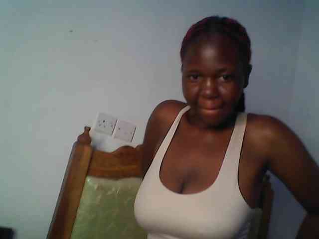Cutequinebony webcam