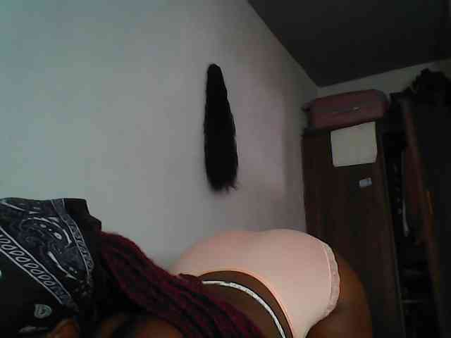 Cutequinebony webcam
